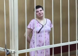 Резала колбасу и чуть не зарезала сына: мать осудили за попытку убийства ребенка на Кубани