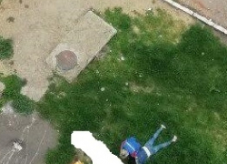 Упавшая с балкона армавирчанка едва не убила пенсионерку
