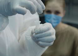 Огонь не потушен, но сбили пламя: как экспресс-тесты помогут быстрее вернуться к «доковидной» жизни