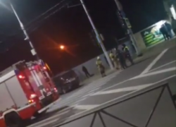 В Краснодаре водитель на скорости врезался в фонарный столб и погиб 