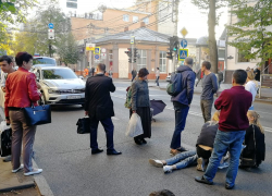 Девушку-подростка сбила иномарка в центре Краснодара