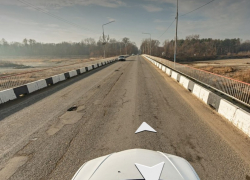 В Краснодарском крае мужчина с сыном провалились под мост