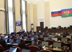 Краснодарцы предложили отправить депутатов Заксобрания сражаться на Украину в случае переноса выборов