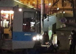 В Краснодаре пешеход в наушниках угодил под трамвай