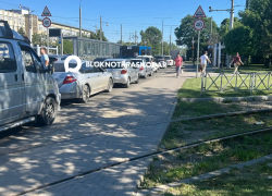 Краснодарцы штурмуют АЗС в поисках топлива 
