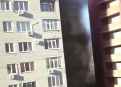 В Геленджике клубы черного дыма окутали многоэтажки