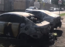 Минувшей ночью в Краснодаре спалили две иномарки