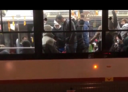Очередного антимасочника вытолкали из трамвая в Краснодаре