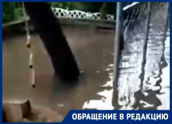 «Принимаем воду со всей дороги по нашей улице», - краснодарцев ежегодно топит после дождя