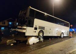 В Краснодарском крае автобус с 12 пассажирами попал в ДТП: видео