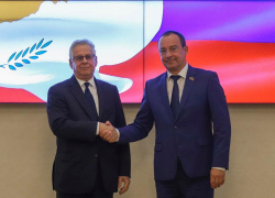 Спикер ЗС Кубани Юрий Бурлачко встретился с Чрезвычайным и Полномочным Послом Кипра в РФ 