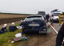 В ДТП под Краснодаром погибла женщина, двое детей и двое взрослых госпитализированы