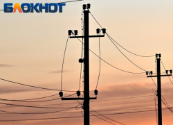 Сотни жителей Кубани остаются без света в праздники из-за снегопада