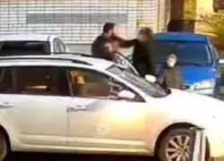 Видео кулачного боя водителя и пешехода в Краснодаре попало к СК 