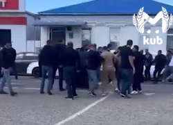 Конфликт водителей в Краснодарском крае перерос в массовую драку