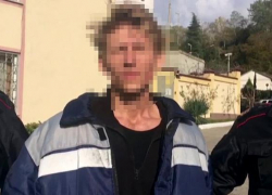 Вандала, осквернившего надгробия на кладбище староверов в Сочи, поймали