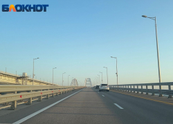 В пробках перед Крымским мостом застряли 450 автомобилей