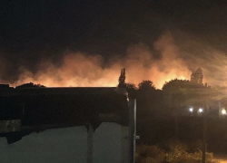 Сухая трава на площади 4 га загорелась под Новороссийском