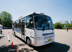 Водный дрифт на автобусе? Только в Краснодаре!