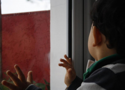 В Ейске двухлетний ребенок упал из окна многоэтажки