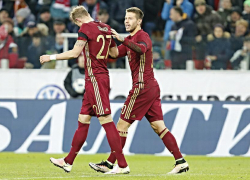 Две ошибки Лодыгина позволили сборной Франции победить сборную России