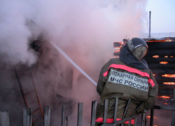 В Краснодаре произошел пожар в частном доме, обрушилась кровля