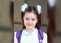 В Краснодаре 8-летняя девочка вышла на прогулку и исчезла