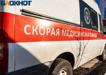 В Краснодаре иномарка перекрыла путь скорой помощи с пострадавшим ребёнком