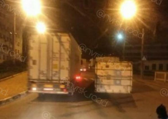 «Утром было бы веселее»: в Новороссийске с полуприцепа слетел контейнер