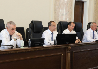 Запретили продажу тоников в соцобъектах и поддерживали бойцов СВО: депутаты ЗСК рассказали об итогах парламентского года 