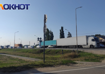 В Краснодарском крае весь день стоит пробка к морю