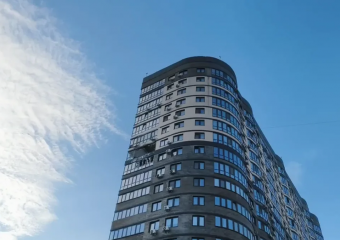 Появились кадры многоэтажки в Краснодаре после попадания БПЛА 