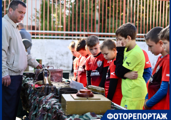 Оркестр, кинологи с собаками и выставка оружия: как прошёл детский футбольный турнир в Краснодаре