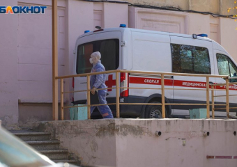 Гость Краснодара попал в больницу после попытки сократить путь на жд вокзале 
