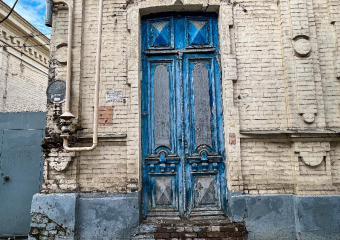 Уставший портал в прошлое: в сердце Краснодара разрушаются вековые двери