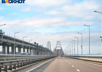 Крымский мост экстренно перекрыли после появления БПЛА