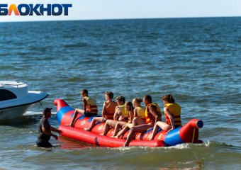 «Ждём в Крыму, только в море не писайте»: жители полуострова пригласили вызвавших недовольство на курортах Краснодарского края туристов к себе