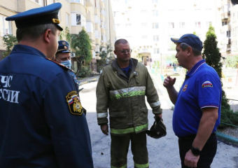 В Краснодар прибыл замминистра МЧС России Илья Денисов из-за крупного ночного пожара  