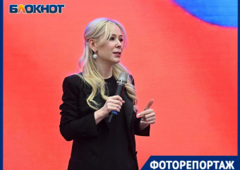 О «запрещенке», рождаемости и травле: молодежь завалила вопросами Екатерину Мизулину в Краснодаре 