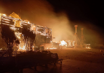 Пожар уничтожил кафе около канатной дороги в Геленджике