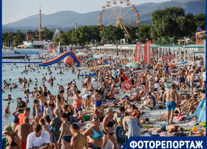 «Лучший курорт Черноморского побережья»: туристы спешат отдохнуть в Кабардинке в последние недели лета