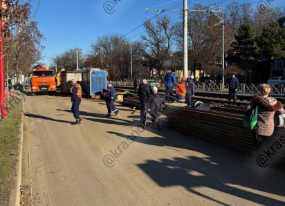 Из-за нового провала грунта в Краснодаре встали трамваи 