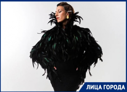 «Рифмовать строки начала с четырех лет»: поэтесса из Краснодара создала моноспектакль и избавилась от синдрома самозванца