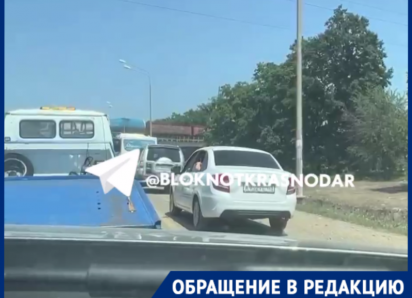Создающие километровые пробки «обочечники» разозлили краснодарцев 