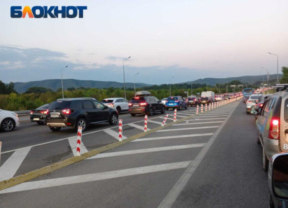 Трассы к Черному морю стали испытанием для туристов на Кубани