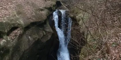 В Краснодарском крае турист упал с 12-метровой высоты в ущелье 