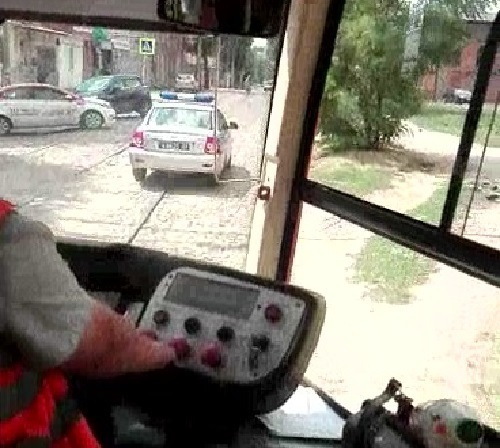 Медленные полицейские взбесили водителя трамвая в Краснодаре
