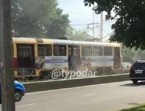 Трамвай загорелся в Краснодаре на улице Калинина