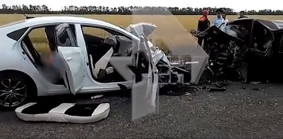 В страшной аварии на Кубани погибло 5 человек: видео с места трагедии шокирует