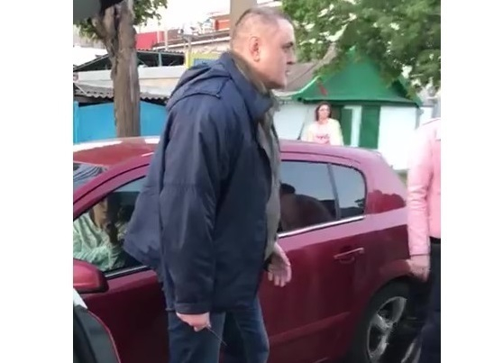 Достал нож и ударил: ДТП перешло в драку в Краснодаре